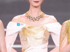 刘诗诗北影节闭幕式出场如仙女下凡 引起网友热议！