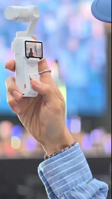 李现再度现身五月天演唱会